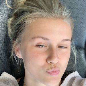 Meet your Posher, Addie